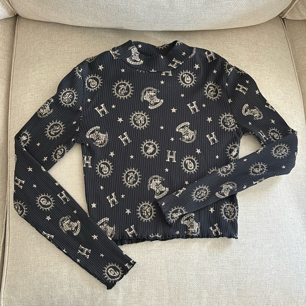 H&M Harry Potter Hogwarts long sleeve